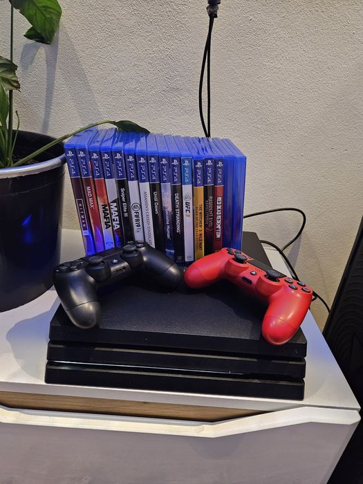 Playstation 4 PRO PS4 Pro 4K 1TB 2 pady 16 gier