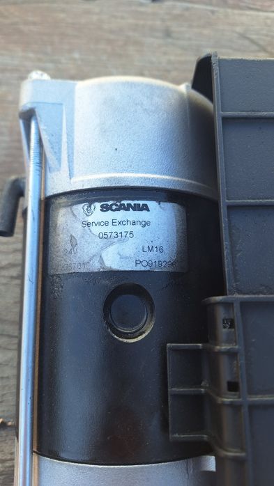 Rozrusznik Scania V8 Mitsubishi jak nowy.
