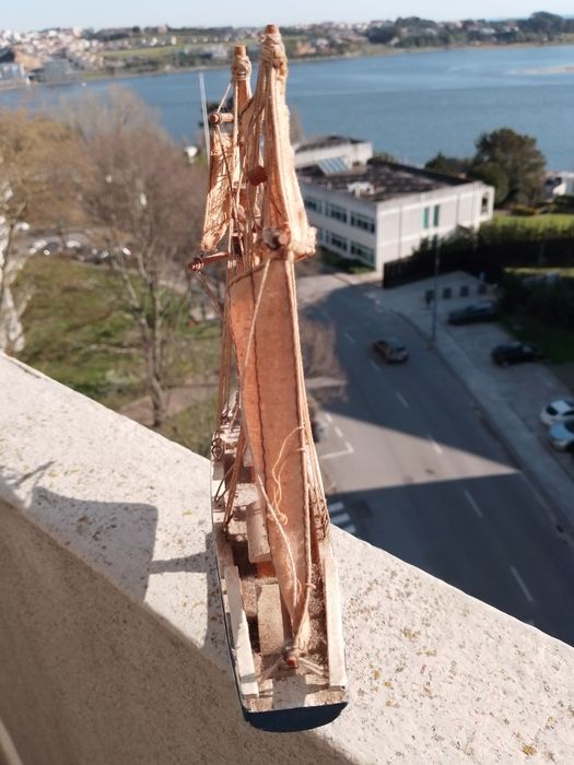 Quer um veleiro azul?Miniatura Barco lindo10E-T-shirt Homem-2EDesde 2E