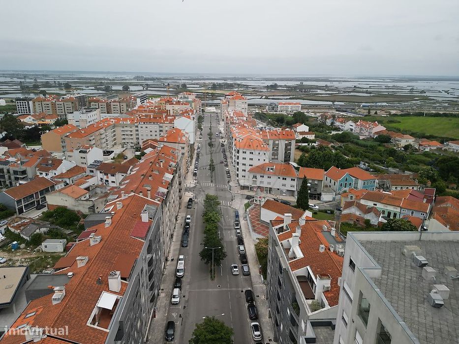 Apartamento T4 para arrendamento