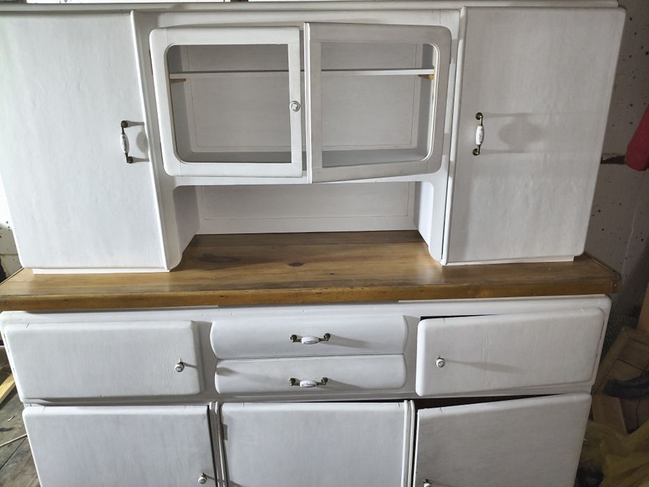 Stara odnowiona komoda