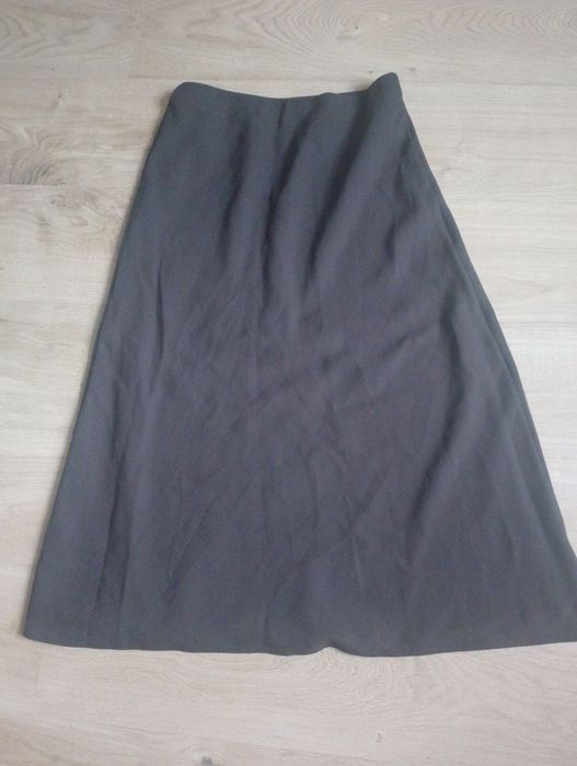 Długa bardzo elegancka spódnica