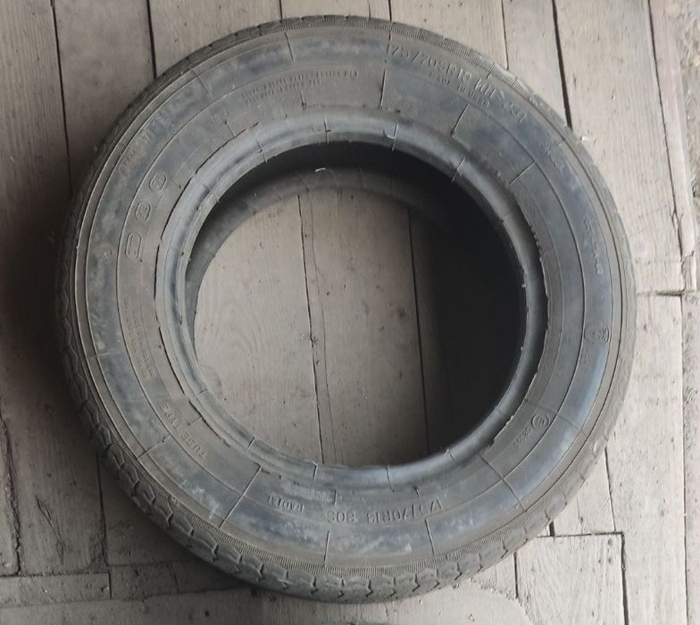 Продам недорого б/у шину 175/70/R13.