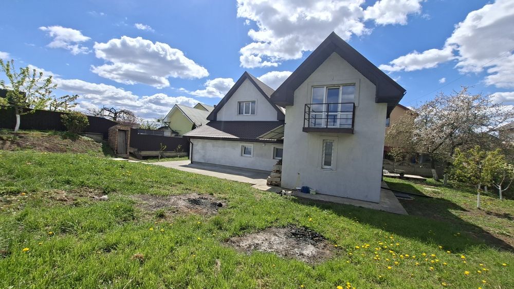 Продаж житлового будинку 220м². Ділянка 7сот.Котедж.Комунікації. Ремонт. Івано-Франківськ.Терміново