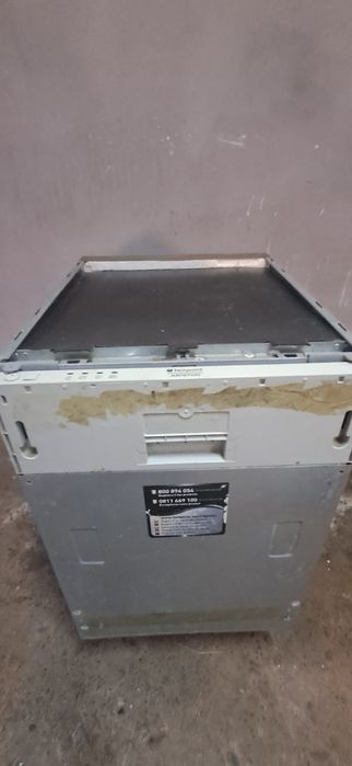 Посудомийна машина арістон