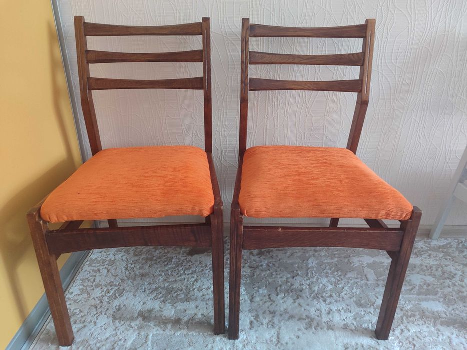 Продам стільці та тумбочку (етажерку)