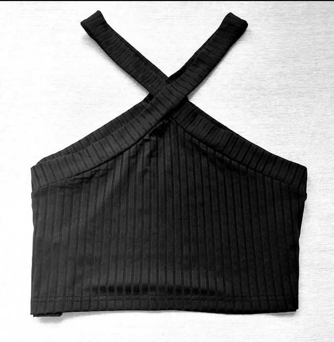 Чорний топ в рубчик
