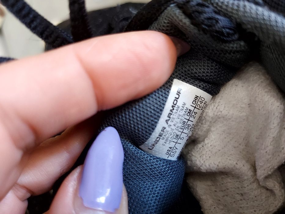 Buty sportowe Under armour roz 38 Charged Rogue