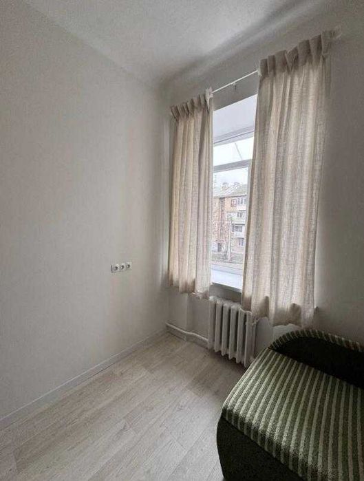 Продам комнату с капитальным ремонтом возле метро ХТЗ