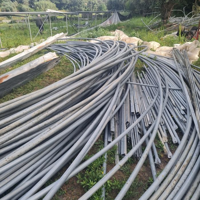 Tubos de estufa e caleira