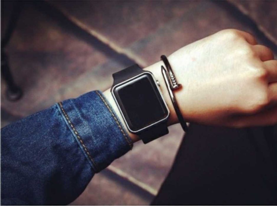 Relogios led,com armação de metal,quadrada, e pulseira siliconr,Novos