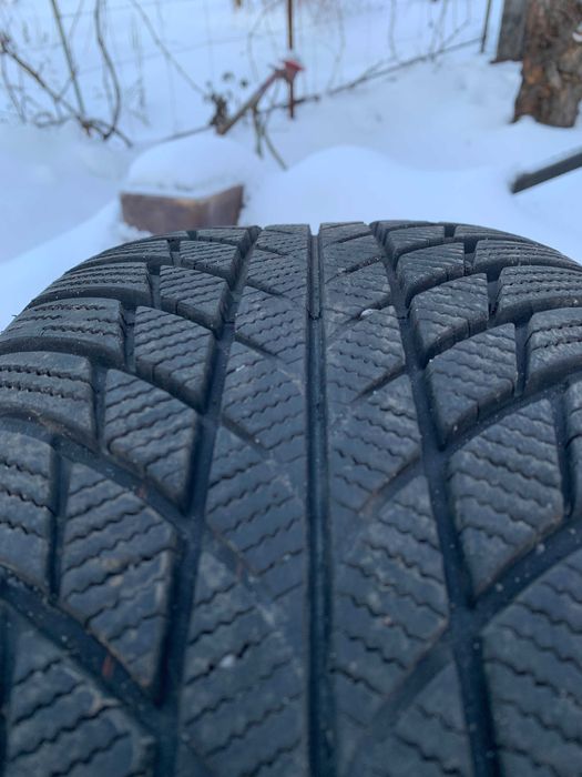 - Bridgestone Blizzak LM01AZ 225 55 17, 97H