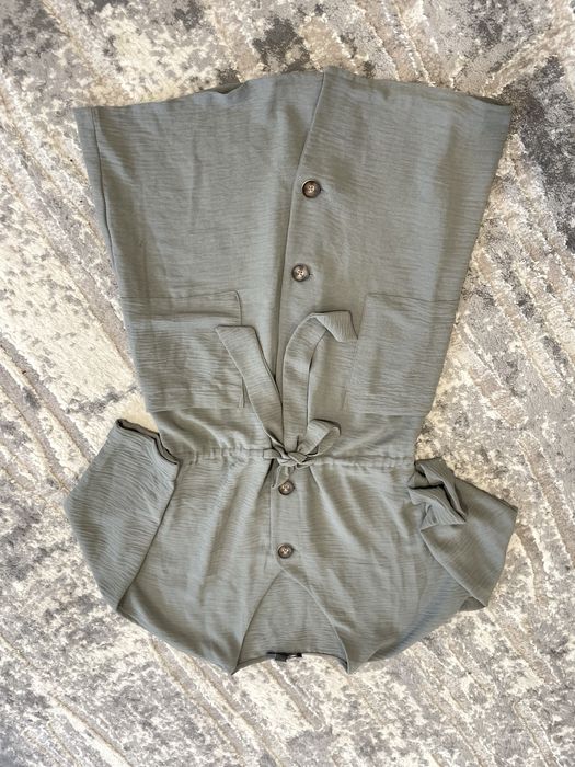 Сукні жіночі 48 розміру в хорошому стані літні повсякденні святкові