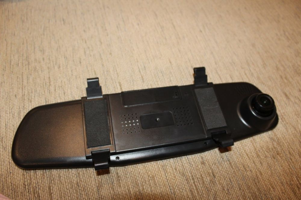 Espelho retrovisor com câmara frontal e câmara traseira
