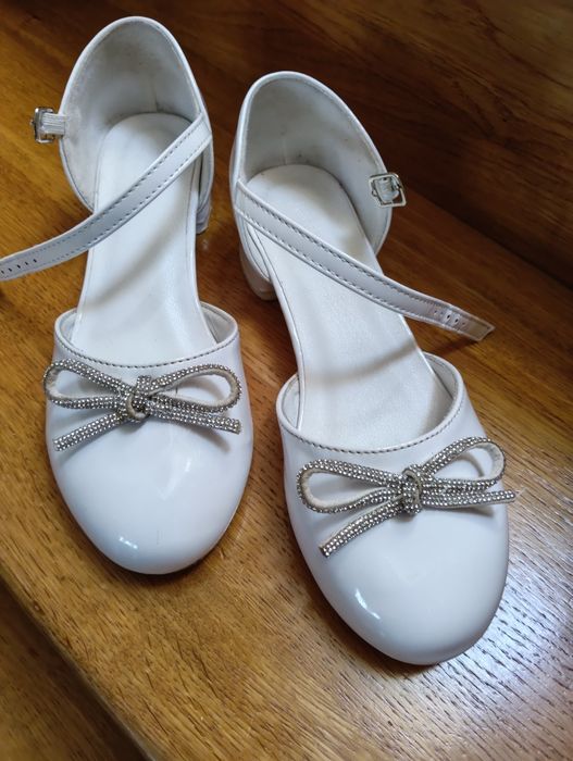 Buty białe komunijne