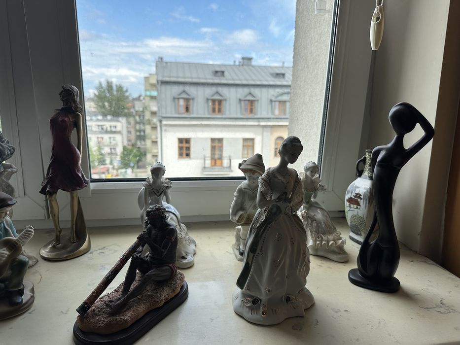 Zestaw figurek porcelanowych i nie tylko