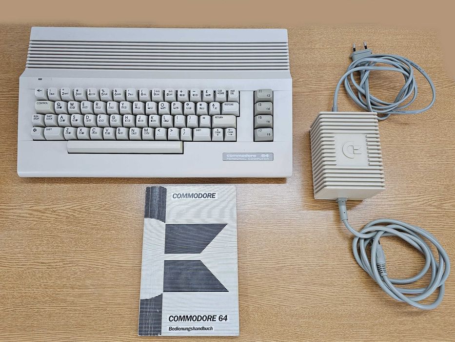Commodore C64 zasilacz sprawny ładny zielona dioda