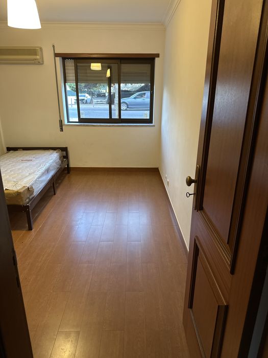 Quarto no barreiro para solteiro