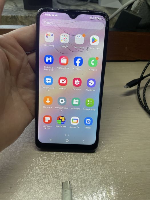 iPhone SE 64 GB  и Samsung A10s