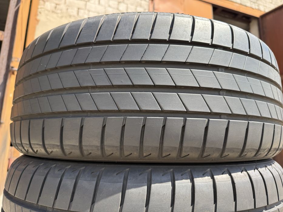 225/40 r19 Bridgestone Turanza T005 23 год Резина летняя