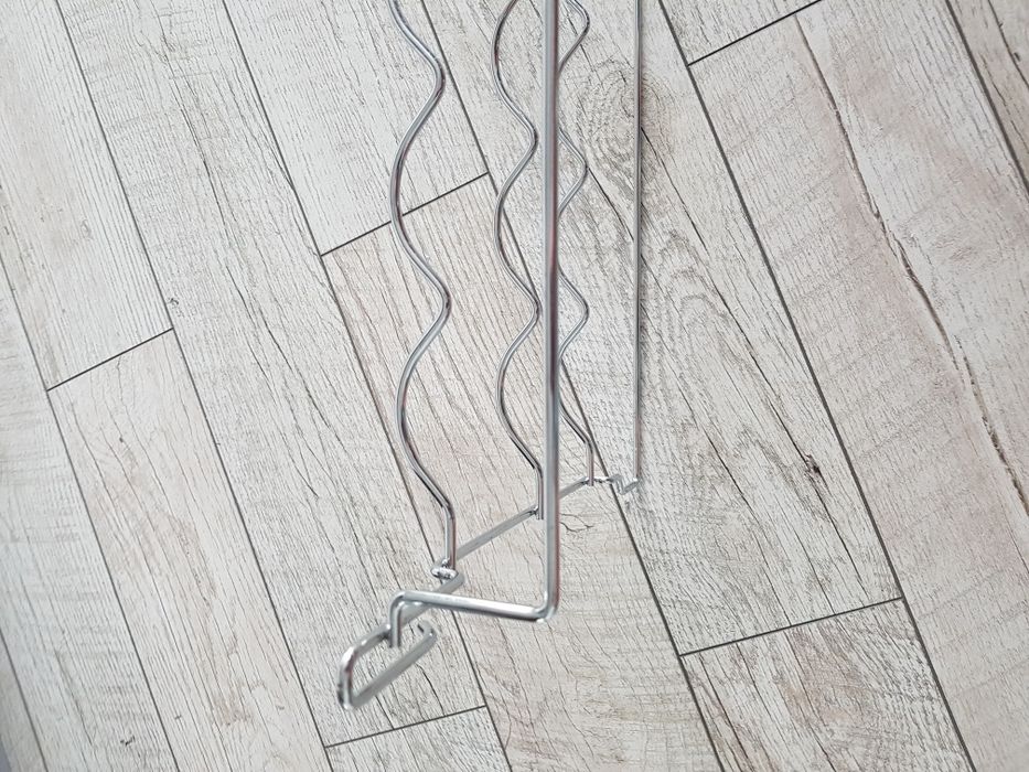 Półka metalowa na butelki do lodówki.