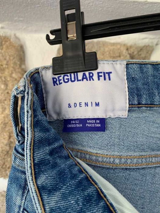 Calças de ganga super largas lavagem média H&M