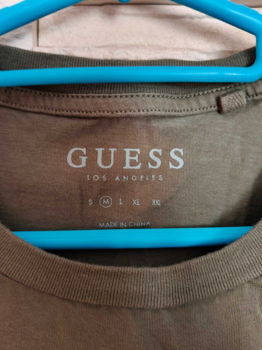 T-shirt GUESS roz. M