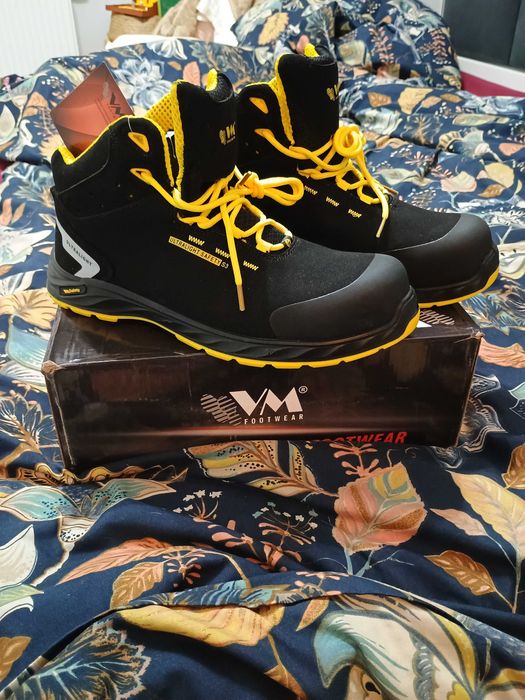 Nowe buty r. 44 28cm bardzo lekkie i mocne. Tanio sprzedam.