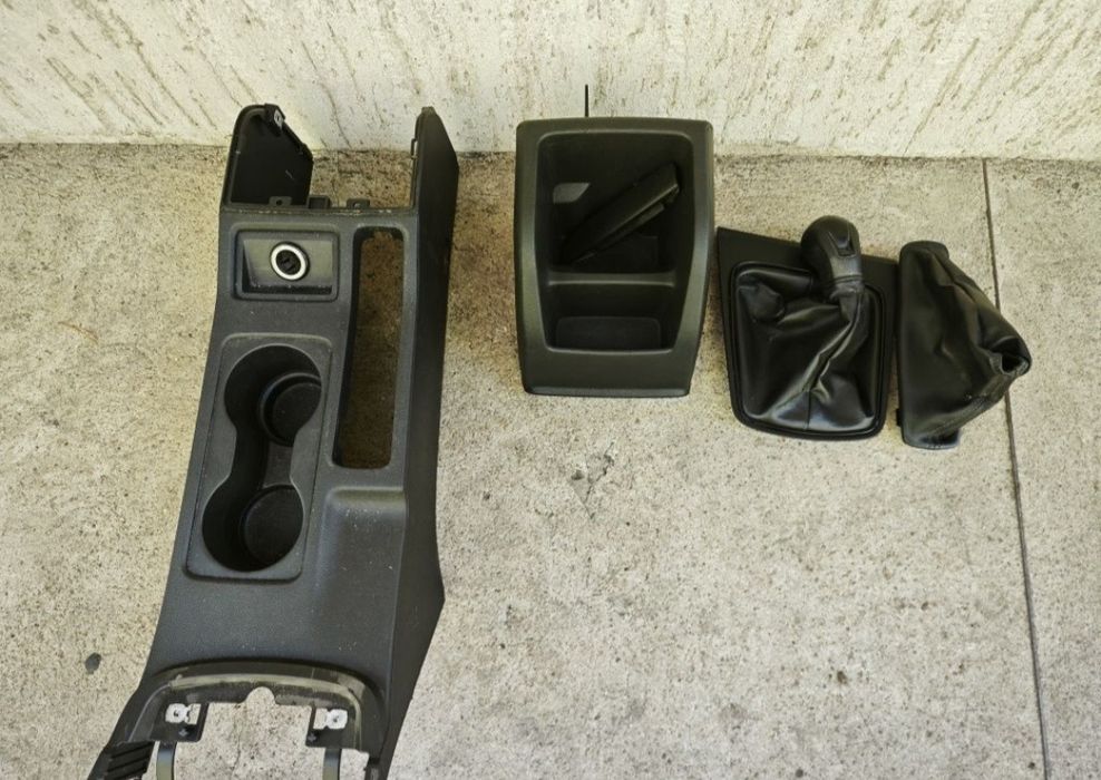 Fotele Seat Leon 3 ST kanapa, gałka biegów, części, schowek