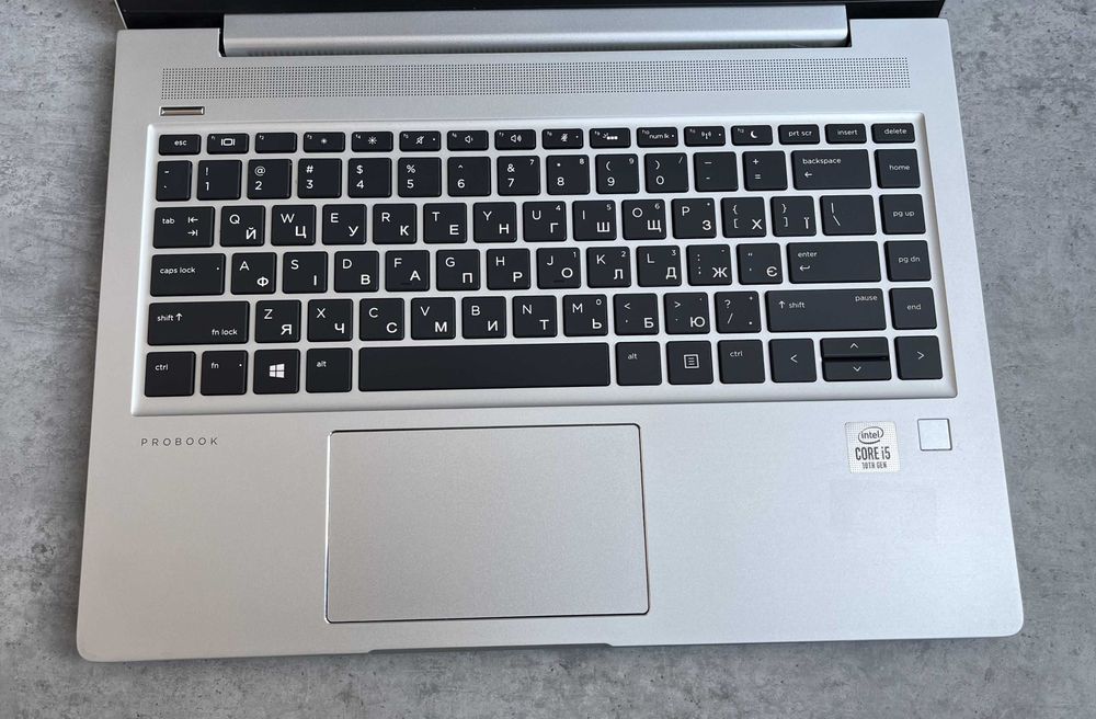HP на i5-8265u, 250Гб SSD, 8Гб DDR4