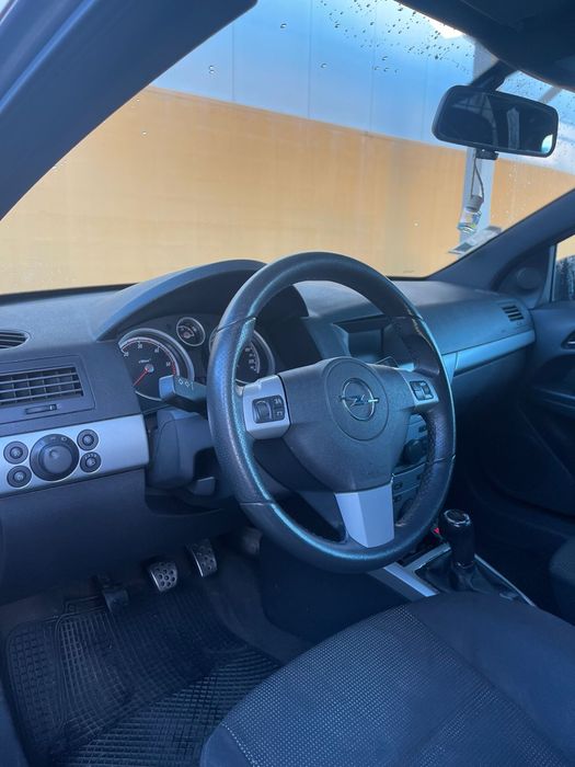 Opel Astra H sport