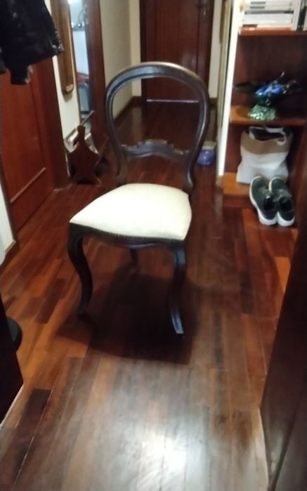 Bedroom chair in excellent condition, like new