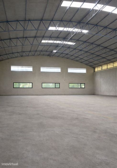 Industrial warehouse available for rent, 1050 m²