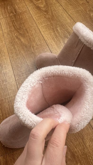 Уги на дівчинку 35 розмір