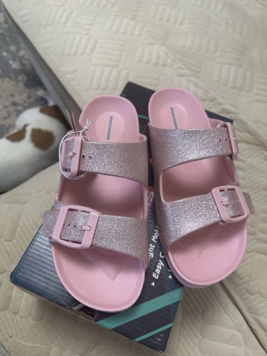 Шльопанці Skechers