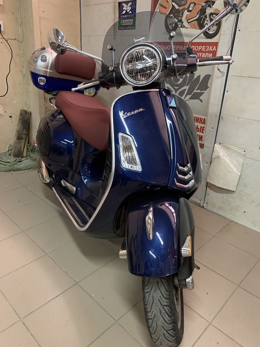 Vespa GTS 300 2020 рік