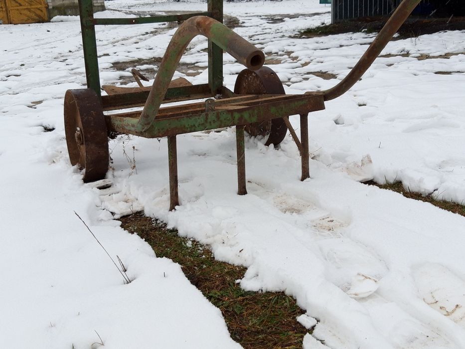 Wozek/platforma na silnik,solidna konstrukcja.