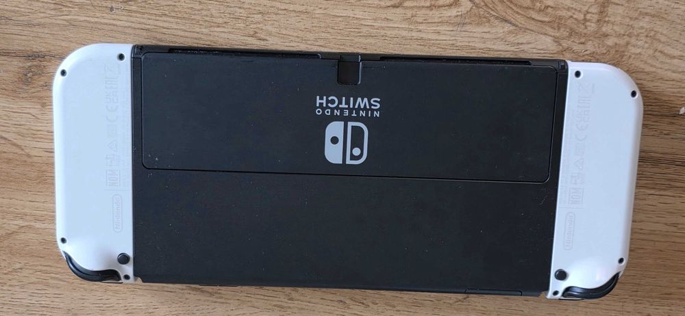 Nintendo switch oled com o sem jogos