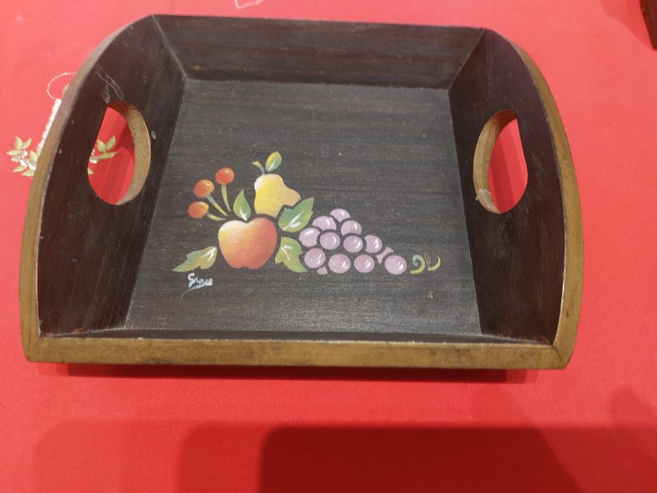 Conjunto de caixas em madeira pintadas à mão