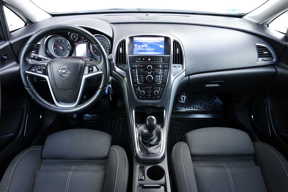 Opel Astra J 2.0 diesel bixenon navi super stan z Niemiec