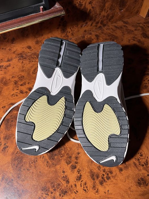 Кросівки Nike Air Max Bliss NN