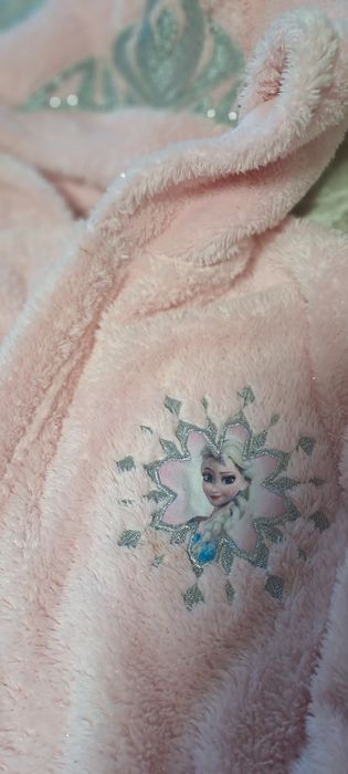 Халат Ледяное сердце    розовый на 3 года и другие халаты детские