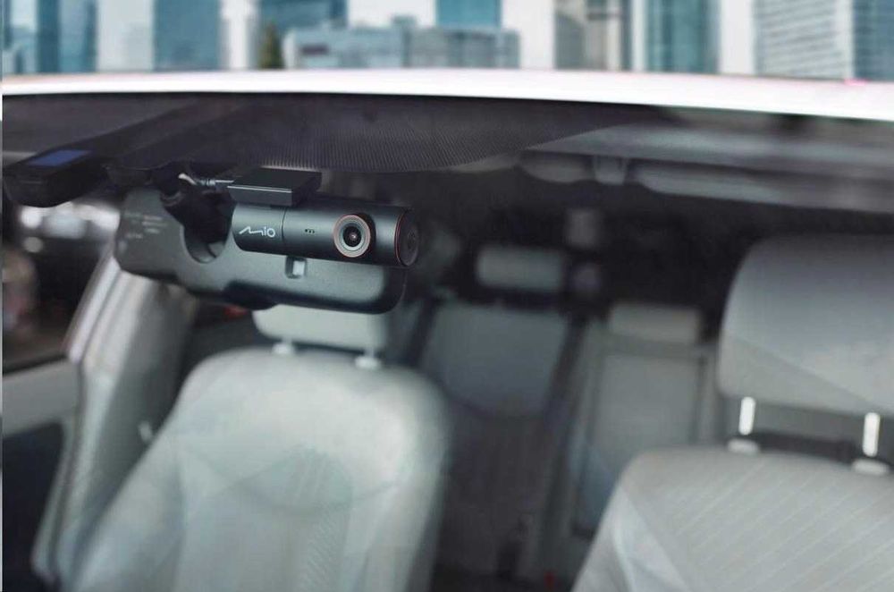 Wideorejestrator Mio J30 2.5K WiFi automatyczne nagrywanie G-Sensor FV