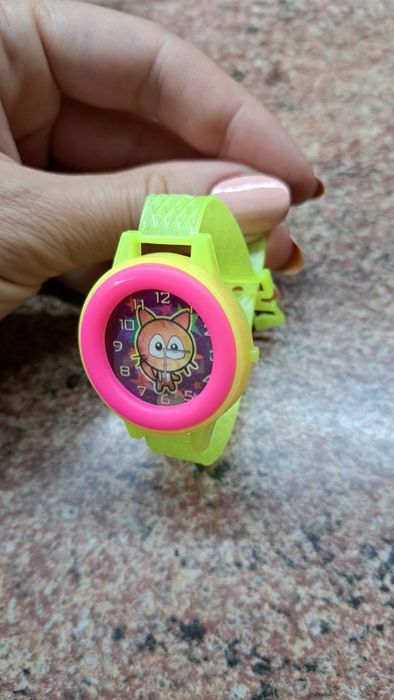 Іграшки цікаві (машинка, бінокль, м'ячик)