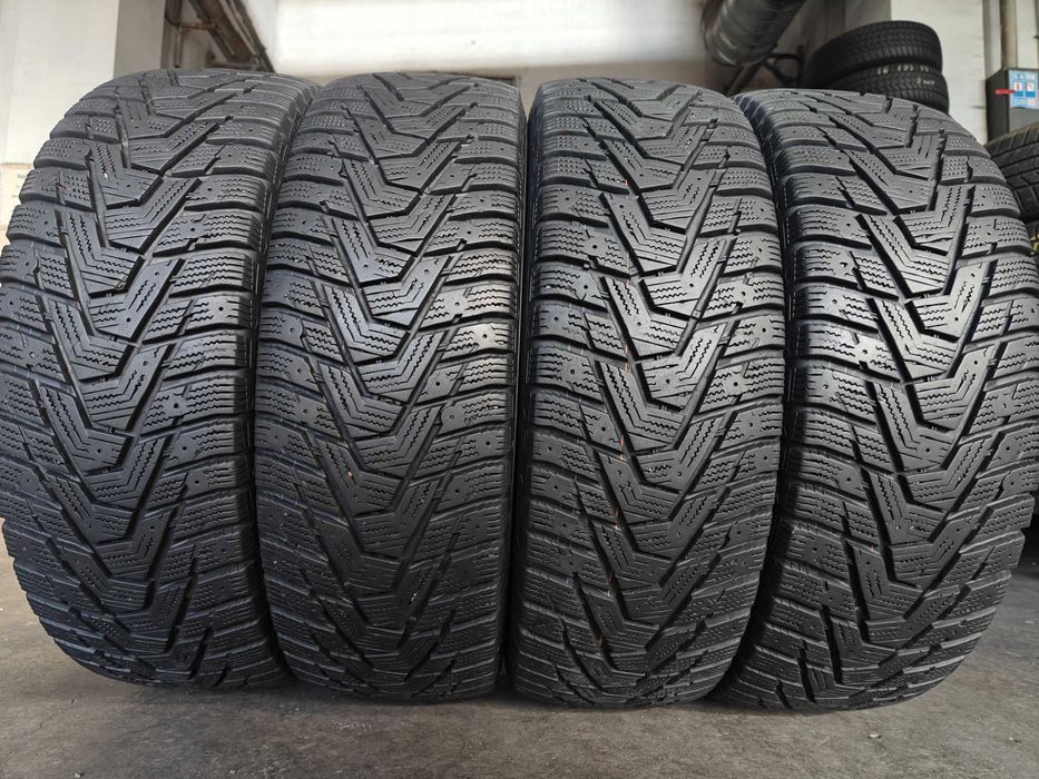 R17 215 60 шини зимові Hankook Winter I*pike X гарний стан