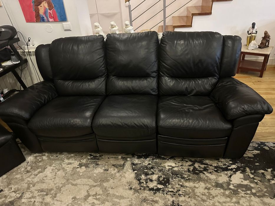 Sofa em pele preta