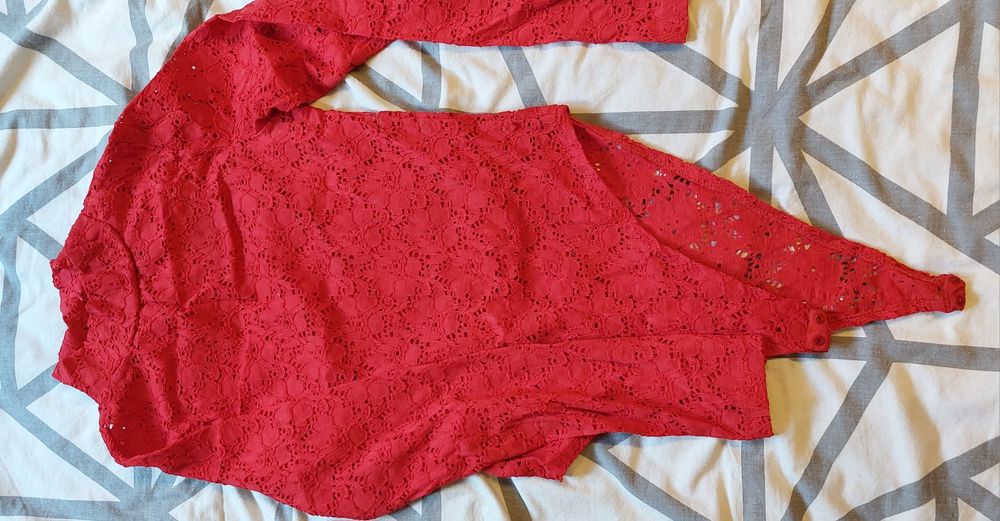 Spodnie. Paczka ubrań spodnie i bluzki