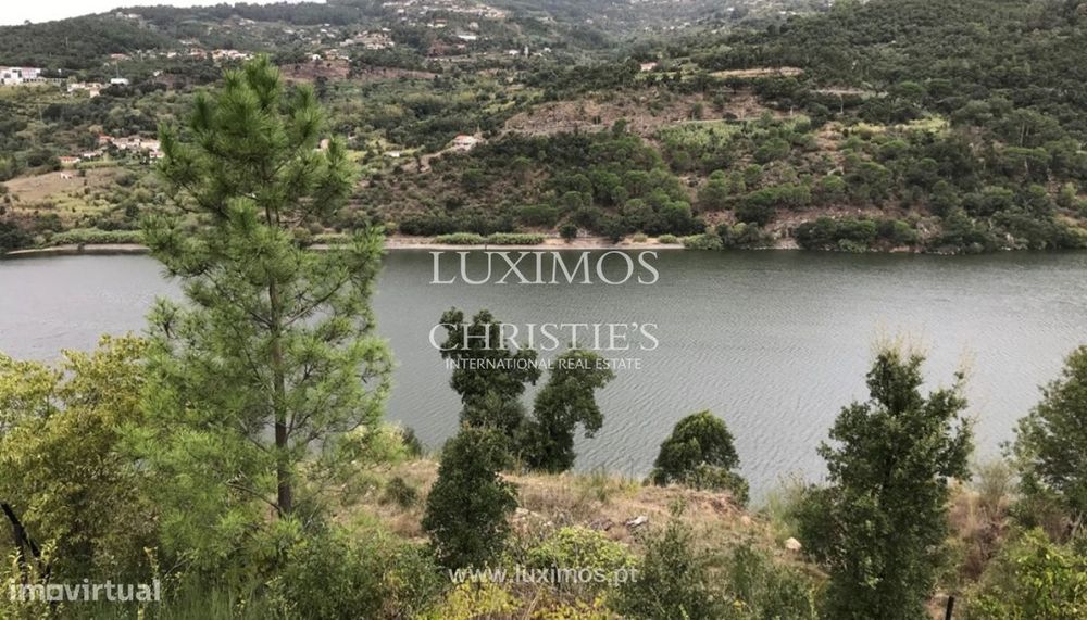 Terreno com vistas de rio e projeto aprovado à venda, em Resende