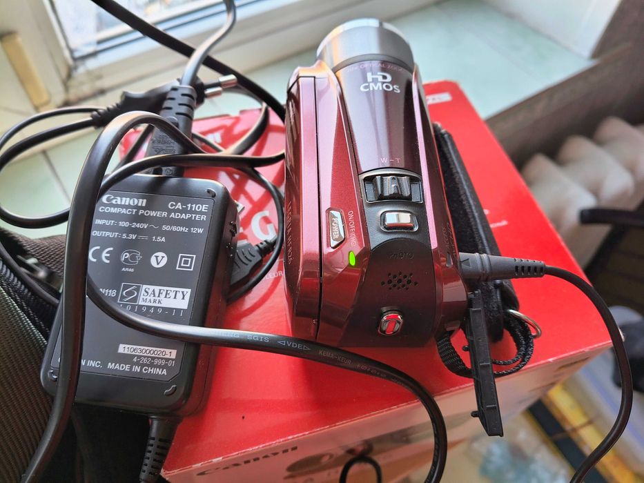 Відеокамера Canon Legria HF R26 + сумка