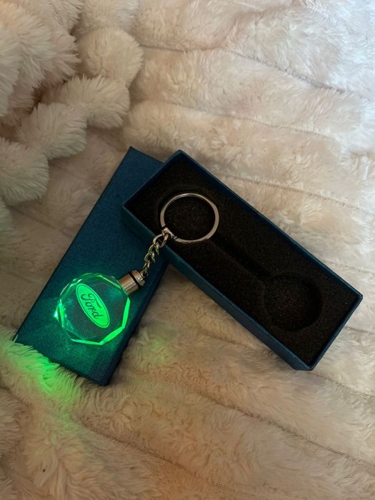 Brelok FORD LED kolory nowy prezent